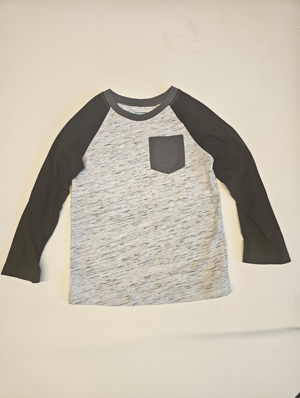 NWT | XS | Cat & Jack | Gray Black Raglan Long Sleeve Pocket Tee